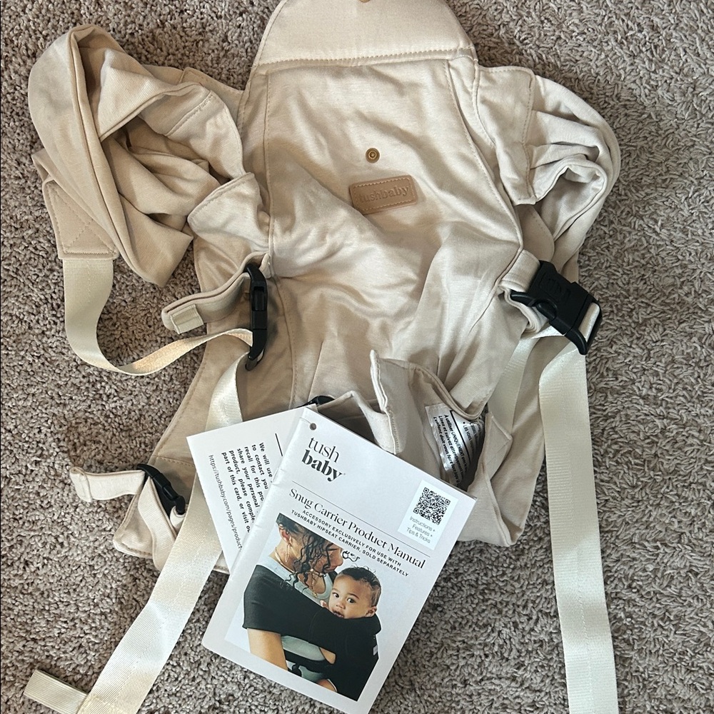 Tush baby snug carrier- new w tags 🩷💝